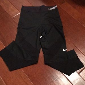 NWOT Nike Dri-fit Crop leggings